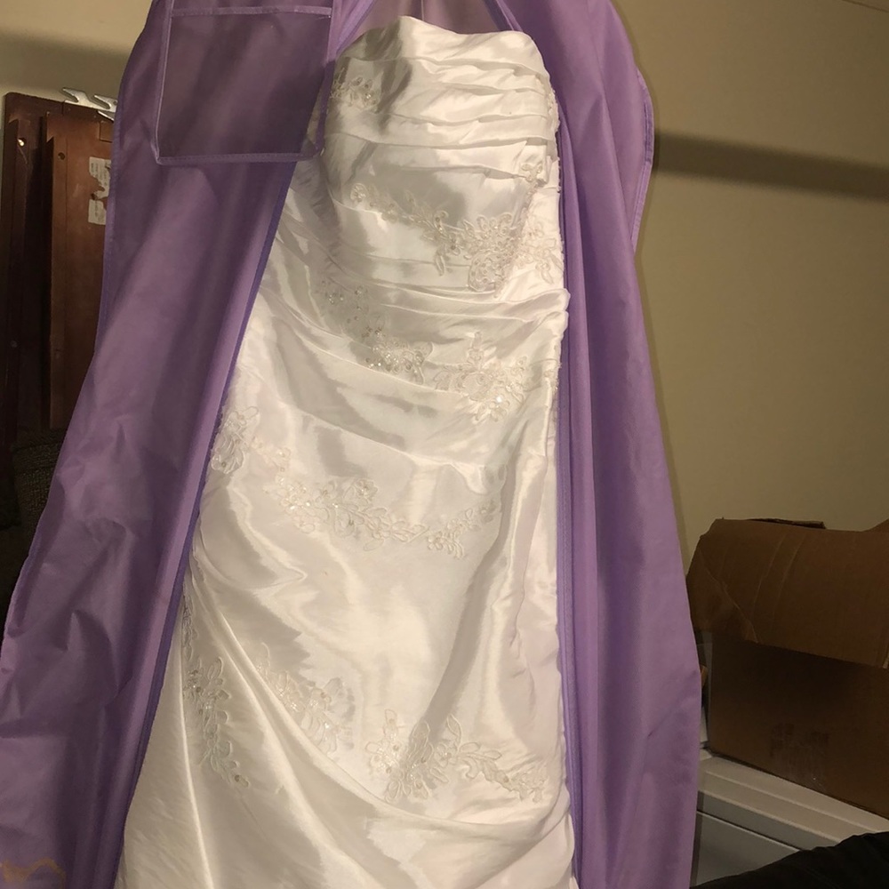 Wedding gown